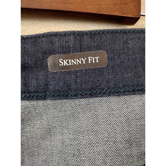 Judy Blue Jeans Women's 18W Medium Wash Skinny Fit Slightly Distressed Pockets - Picture 4 of 12